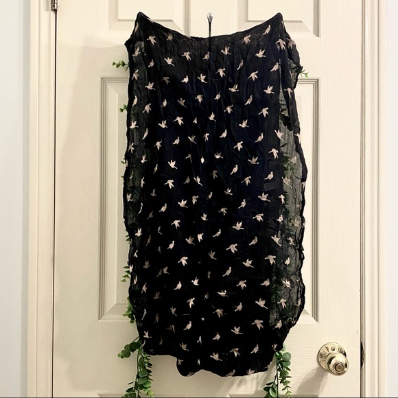 Bird pattern circle scarf - Picture 3 of 3